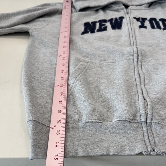 Gray New York Hoodie - Picture 7 of 8